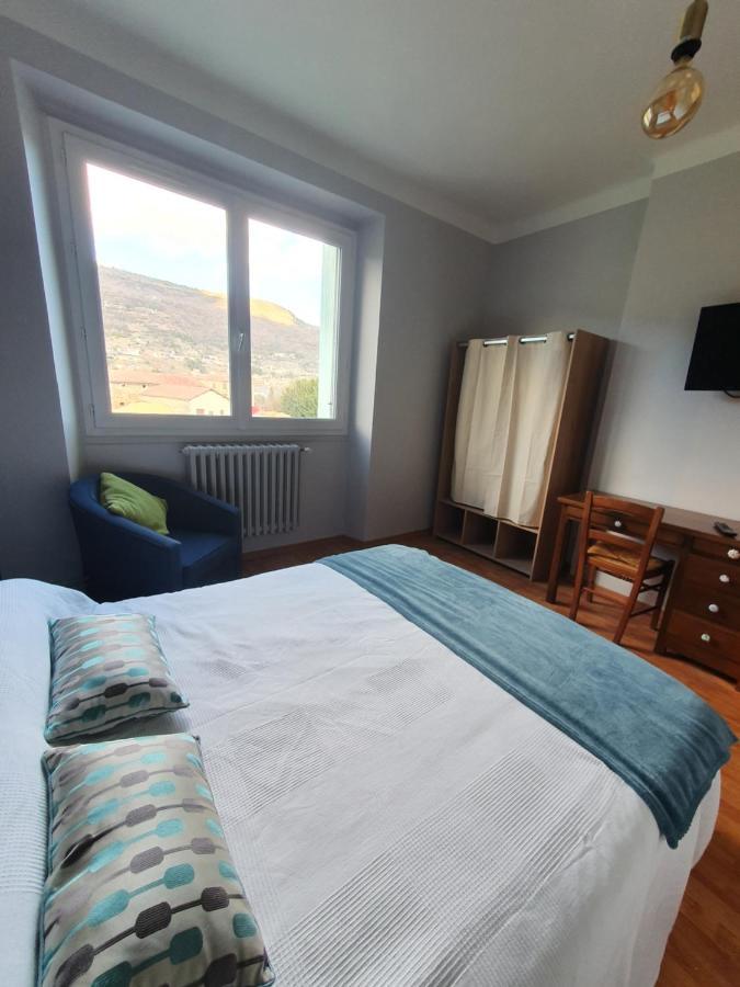 Chambre Privee Du Majestic Saint-Affrique Buitenkant foto
